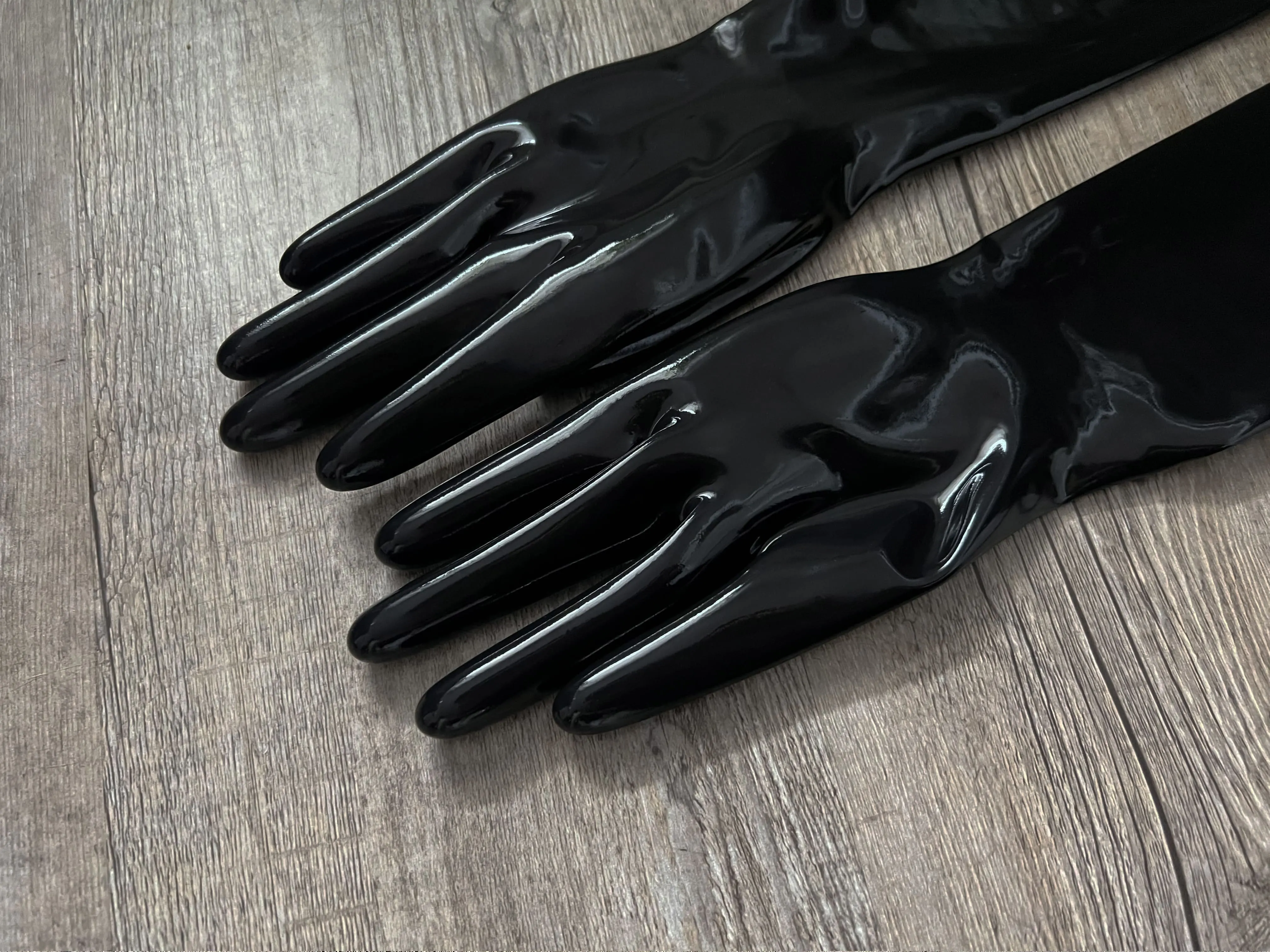 Classic Latex Gloves - Midi