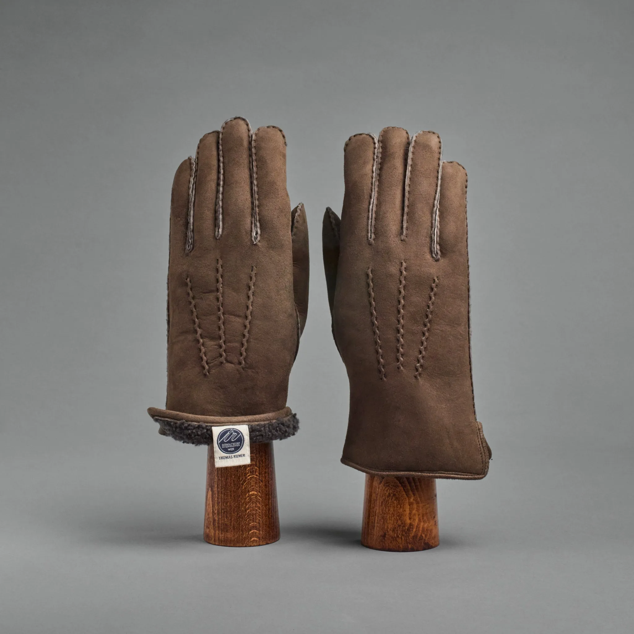 Gentlemen's Gloves from Brown Curly Lambskin lined with Shearling