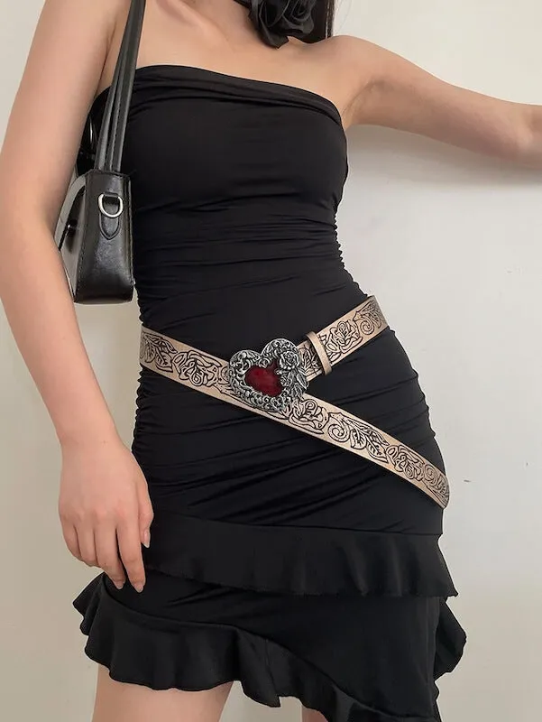 Retro bloody heart embossed belt